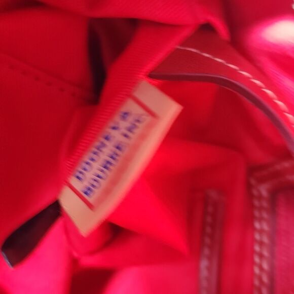 Dooney & Bourke Initial Shoulder Bag Red Accent Gold Tone Hardware Detail - Picture 7 of 11